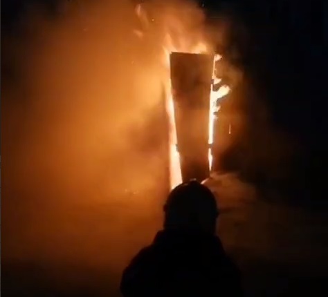 В Улан-Удэ потушили пожар в гараже В Улан-Удэ потушили пожар в гараже