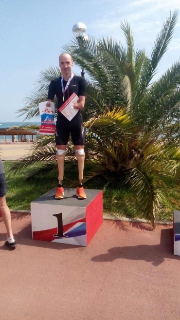 Михаил Асташов стал абсолютным победителем чемпионата России по паратриатлону