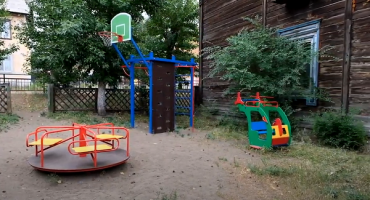 Улан-удэнки подрались из-за детской площадки