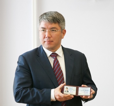 Алексей Цыденов получил удостоверение Главы Республики Бурятия