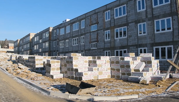 Долой бараки. В Улан-Удэ строят дома для собственников аварийного жилья