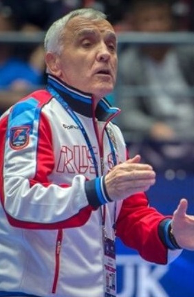 Умер главный тренер сборной России по женской борьбе