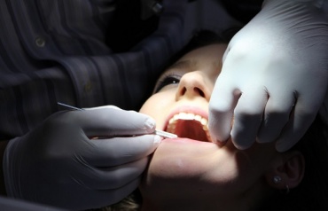 Китайские ученые создали средство, способное защитить зубы от кариеса