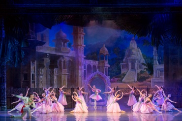 Перекупщики Москвы продают билеты на бурятский балет за 15 тысяч рублей