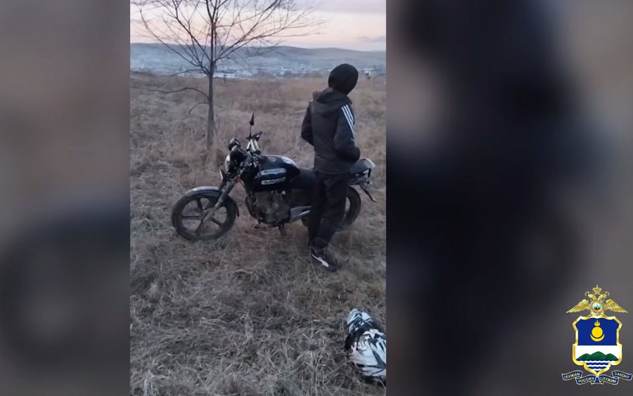 В Бурятии поймали юного мотоциклиста, а наказали отца В Бурятии поймали юного мотоциклиста, а наказали отца
