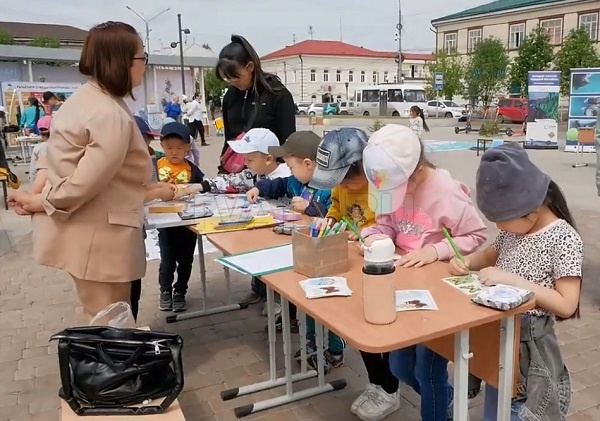 Дошкольники на страже планеты. В Улан-Удэ прошёл экологический фестиваль