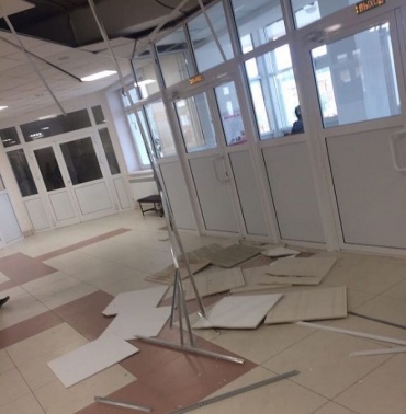 В улан-удэнской школе № 63 обвалился потолок