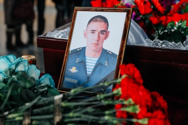В Улан-Удэ простились с военнослужащим, погибшим при защите Донбасса