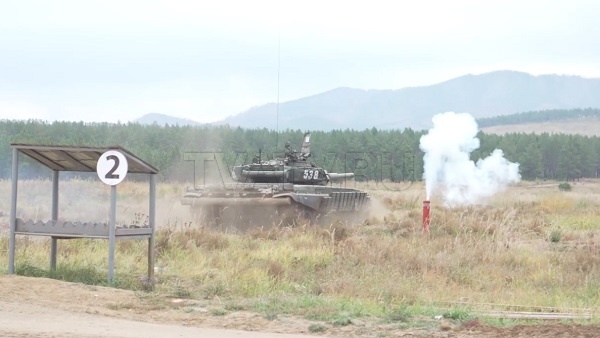 «На поле танки грохотали». В Улан-Удэ открыли новый танковый полигон