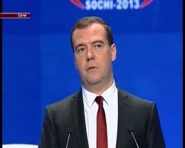 Медведев: многим придется сменить место работы, профессию, место жительства