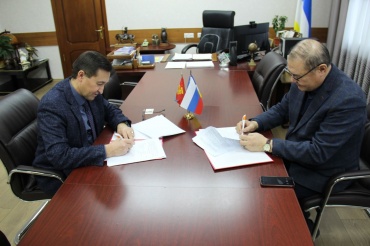 ВСГУТУ подписал договор о сотрудничестве с монгольским университетом