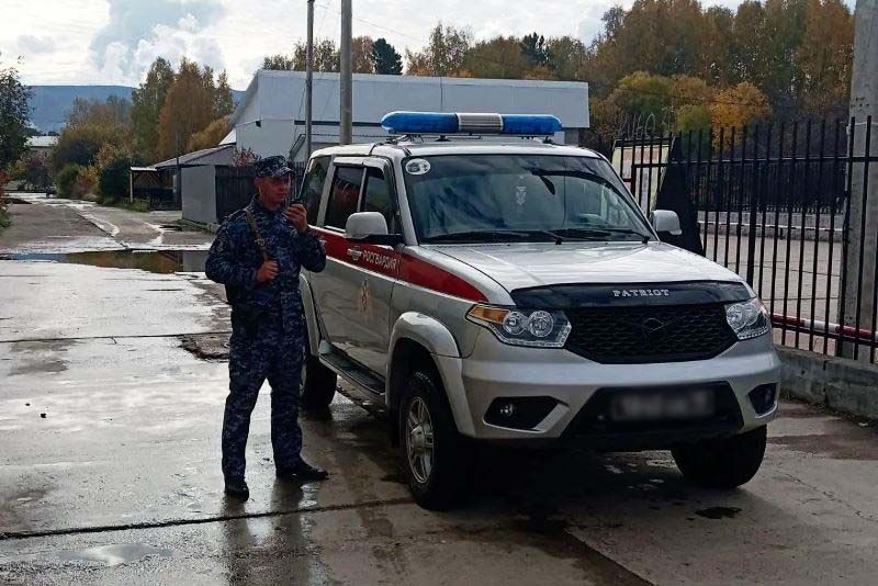 В Бурятии сельчанин шаткой походкой привлек внимание росгвардейцев В Бурятии сельчанин шаткой походкой привлек внимание росгвардейцев