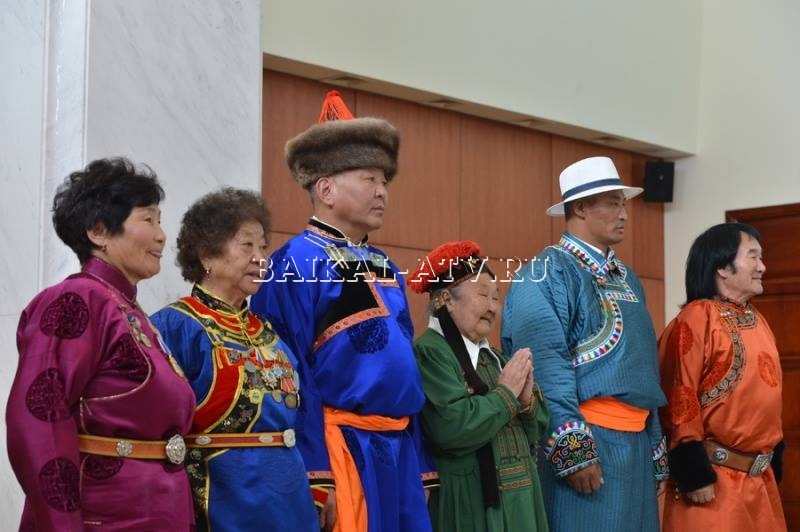 Президент Монголии наградил Цырен-Даши Доржиева «Полярной звездой»