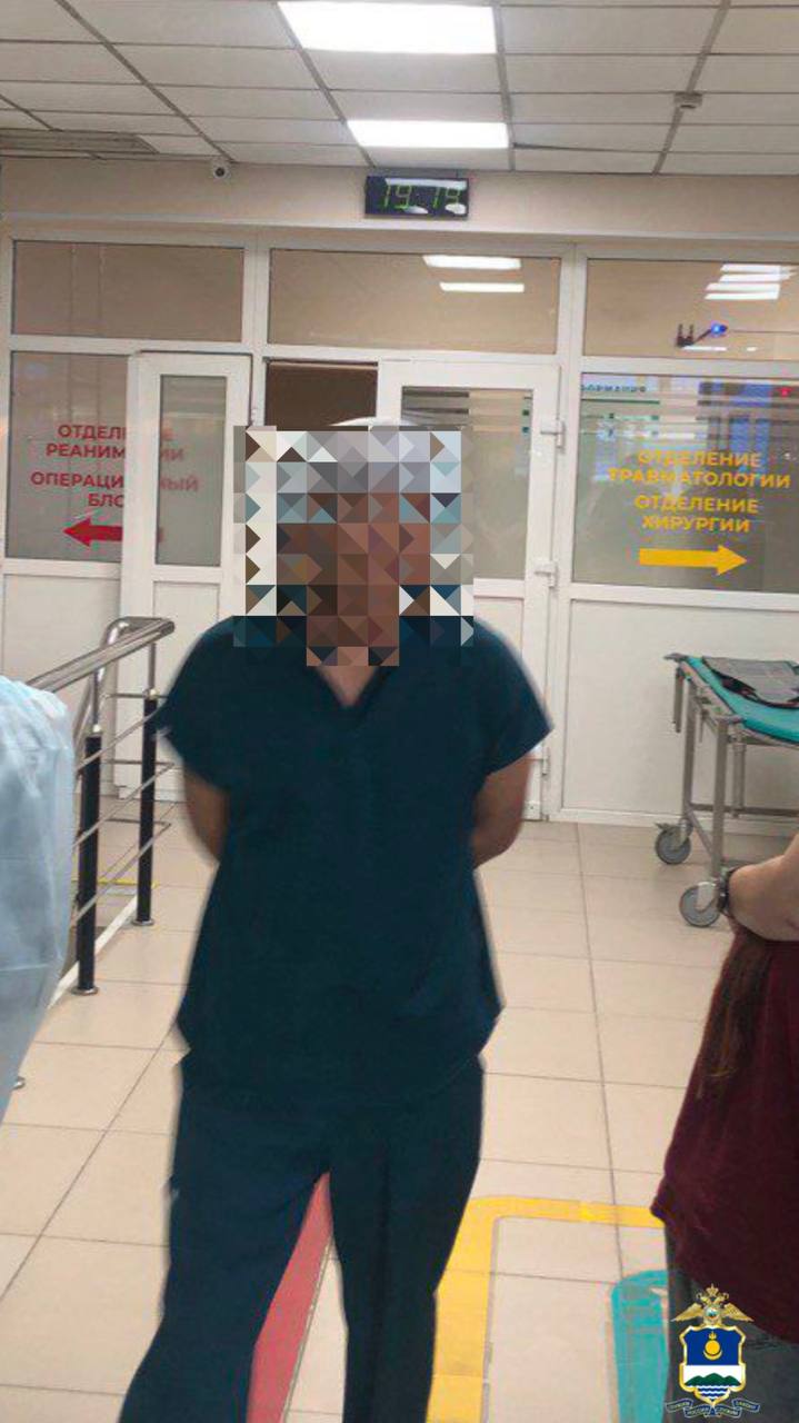 Пьяный житель Бурятии ударился головой и нарядился медработником Пьяный житель Бурятии ударился головой и нарядился медработником