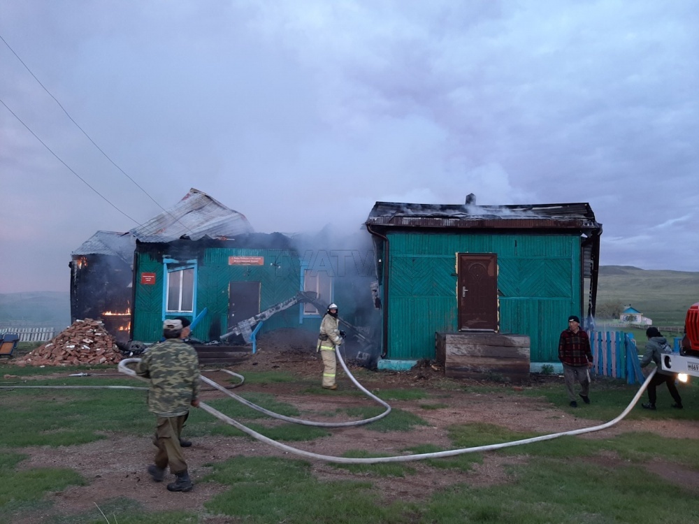 В Бурятии из-за замыкания едва не сгорел сельский клуб