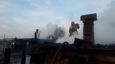 В Бурятии пьяные жители устроили пожар и оставили без крова две семьи