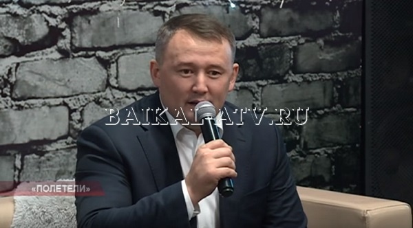 Без галстуков: Вячеслав Дамдинцурунов встретился с представителями молодежных движений Бурятии