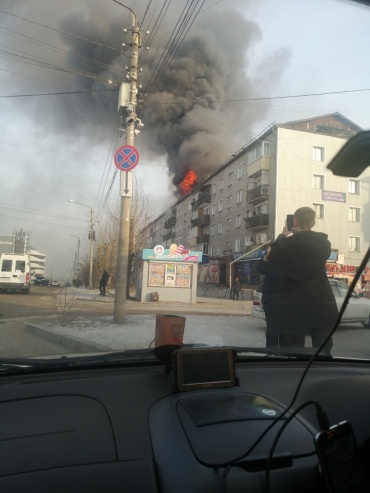 Крупный пожар в жилом доме в Улан-Удэ произошел из-за гирлянды