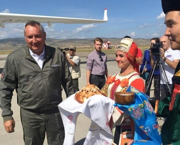 Дмитрий Рогозин прилетел в Улан-Удэ