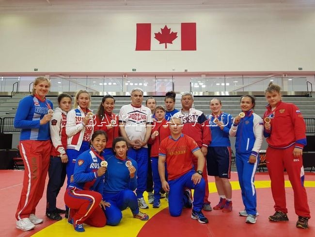 Спортсменки из Бурятии завоевали три "золота" на турнире по вольной борьбе в Канаде