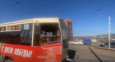 «КАМАЗ» и трамвай не поделили дорогу в Улан-Удэ