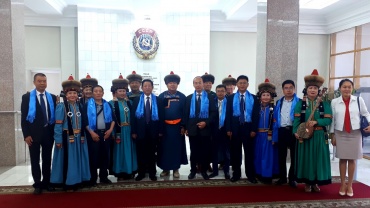 В Улан-Удэ и.о. мэра города - Александра Иринчеев встретил иностранную делегацию