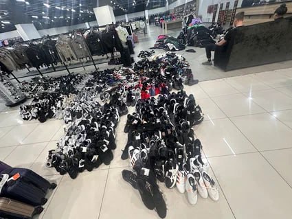 В Улан-Удэ продавали фуфло под маркой брендов В Улан-Удэ продавали фуфло под маркой брендов