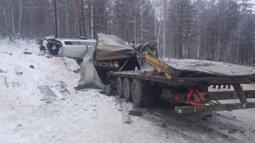 На трассе "Байкал" в ДТП погиб человек и пострадали четверо