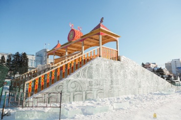 В центре Улан-Удэ завершается строительство Ледового городка