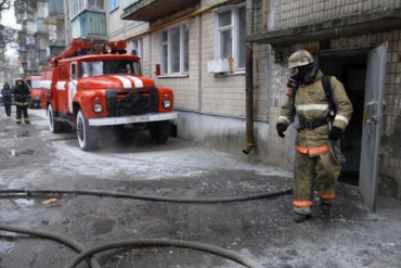 В Улан-Удэ пожарные спасли 21 человека из горящей многоэтажки