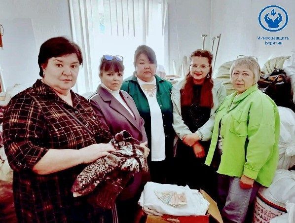 Своих не бросаем: в Бурятии коллектив центра «Звёздный» провел акцию поддержки участников СВО Своих не бросаем: в Бурятии коллектив центра «Звёздный» провел акцию поддержки участников СВО