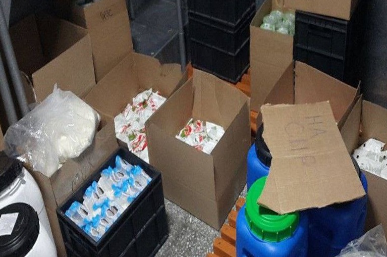В Бурятии нашли подозрительную молочку В Бурятии нашли подозрительную молочку