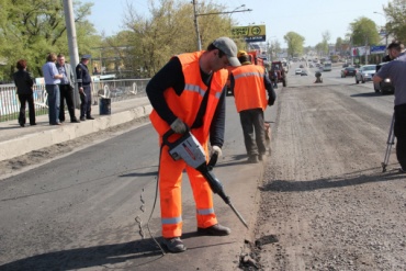 В Улан-Удэ начали ремонт дороги в п. Восточный