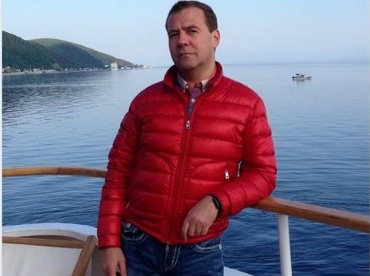 Дмитрий Медведев отдыхает на Байкале