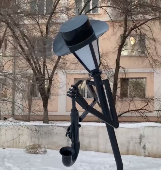 В сквере «Три медведя» в Улан-Удэ появились светящиеся музыканты В сквере «Три медведя» в Улан-Удэ появились светящиеся музыканты