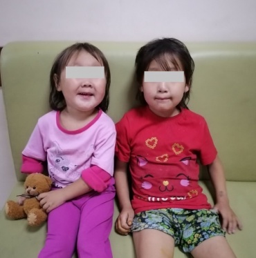 В Улан-Удэ двух девочек бросили в общежитии 