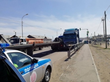 В пригороде Улан-Удэ под колесами фуры погиб ребенок