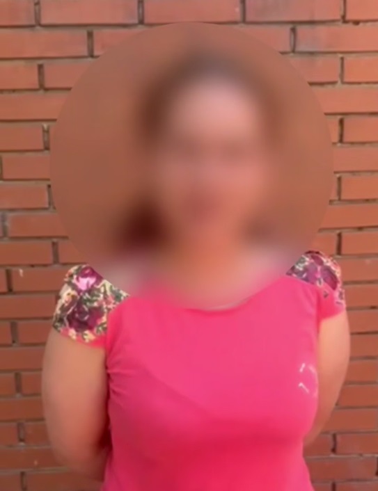«Была пьяная»: «всадница» в розовом извинилась за нетрезвую выходку «Была пьяная»: «всадница» в розовом извинилась за нетрезвую выходку