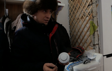 Помогут спасти жизнь. Семьям в Заиграевском районе устанавливают противопожарные датчики