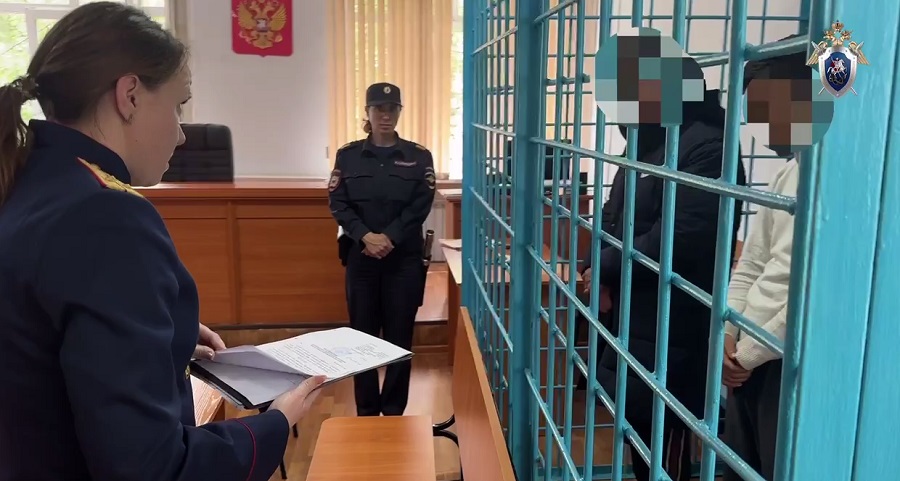 В Забайкалье пятеро иностранцев изнасиловали девочку. Ей угрожали ножом В Забайкалье пятеро иностранцев изнасиловали девочку. Ей угрожали ножом