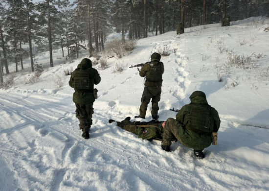 В Бурятии военнослужащие ВВО отработали навыки оказания медпомощи раненым В Бурятии военнослужащие ВВО отработали навыки оказания медпомощи раненым