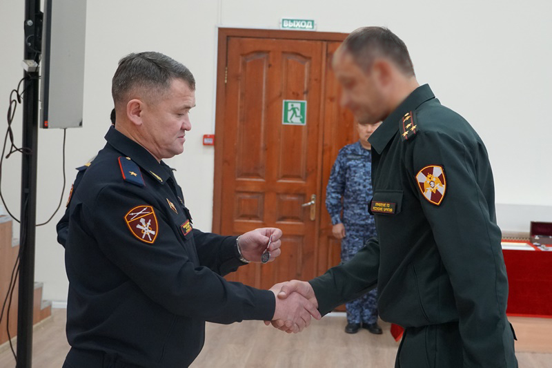 Росгвардейцам Бурятии вручили ордена Мужества и «За заслуги перед Отечеством» Росгвардейцам Бурятии вручили ордена Мужества и «За заслуги перед Отечеством»