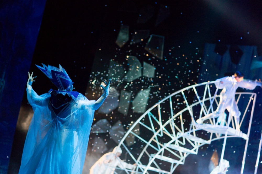 В Русском драмтеатре показали "Снежную королеву"