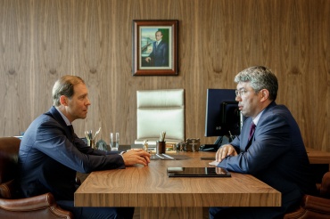 Глава Бурятии встретился с министром торговли России