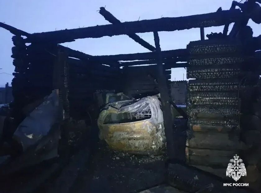 Гараж и автомобиль сгорели в Бурятии Гараж и автомобиль сгорели в Бурятии