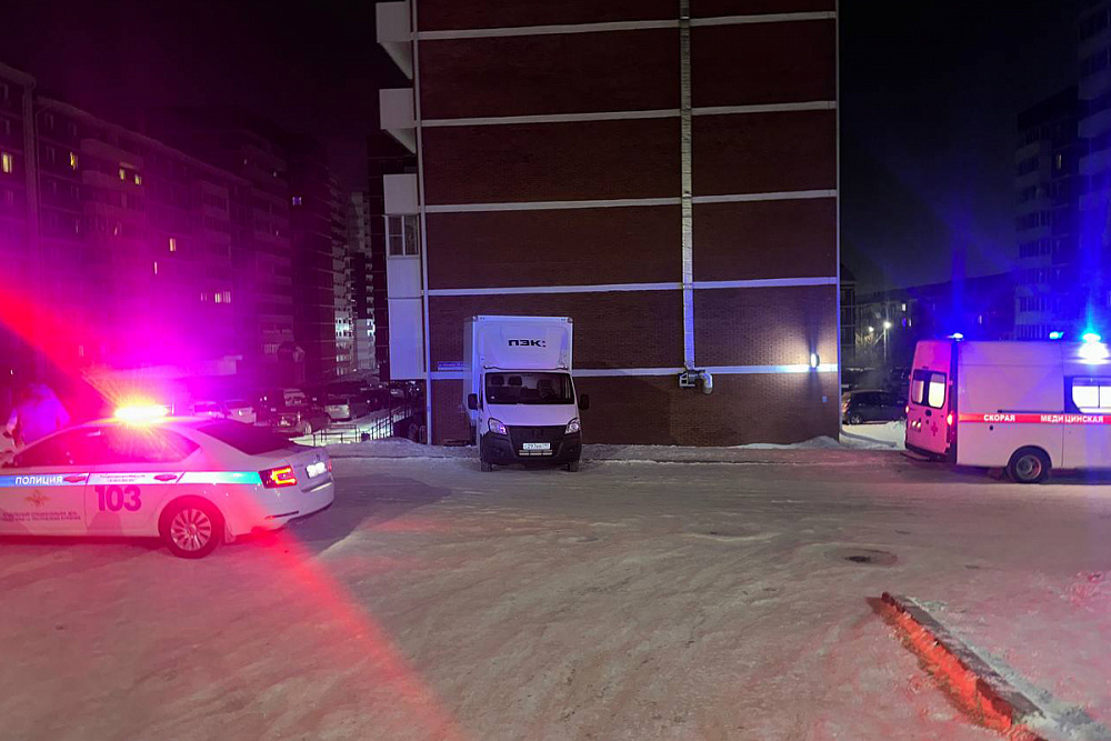 В Улан-Удэ грузовик насмерть задавил мужчину В Улан-Удэ грузовик насмерть задавил мужчину