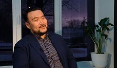Михаил Пирогов об отъезде из Улан-Удэ, предсказаниях ламы и победе в «Золотой маске»