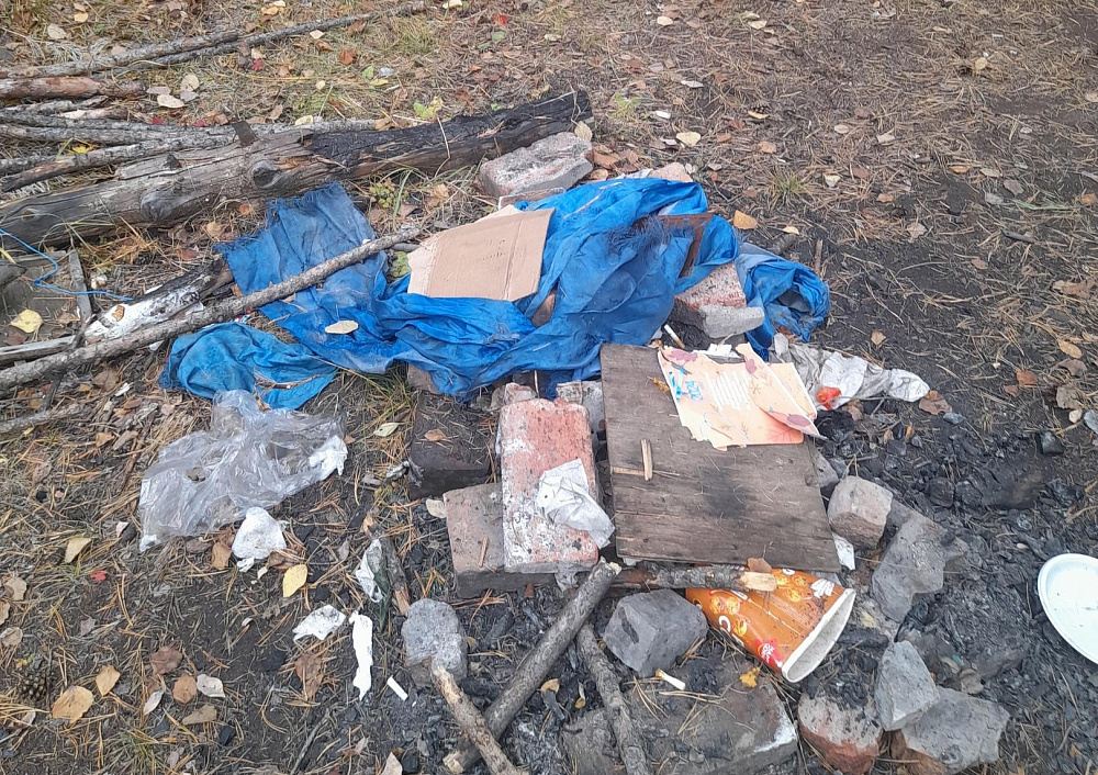 В пригороде Улан-Удэ буддийские святыни выкинули в лес вместе с мусором В пригороде Улан-Удэ буддийские святыни выкинули в лес вместе с мусором