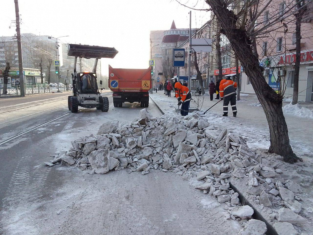 Мэрия: в Улан Удэ вывезли в шесть раз больше снега Мэрия: в Улан Удэ вывезли в шесть раз больше снега