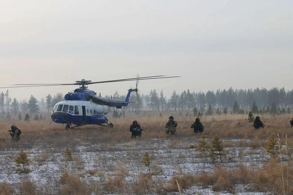 Глава Бурятии поздравил сотрудников ОМОН с профессиональным праздником